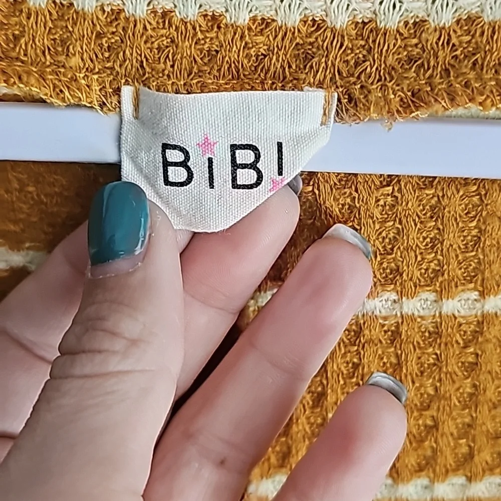 Womens BiBi waffle print long sleeve top. Mustard and white. Sz medium - Picture 2 of 4